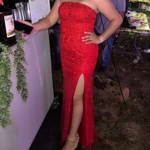 Elegant Red Strapless Gown with Slit